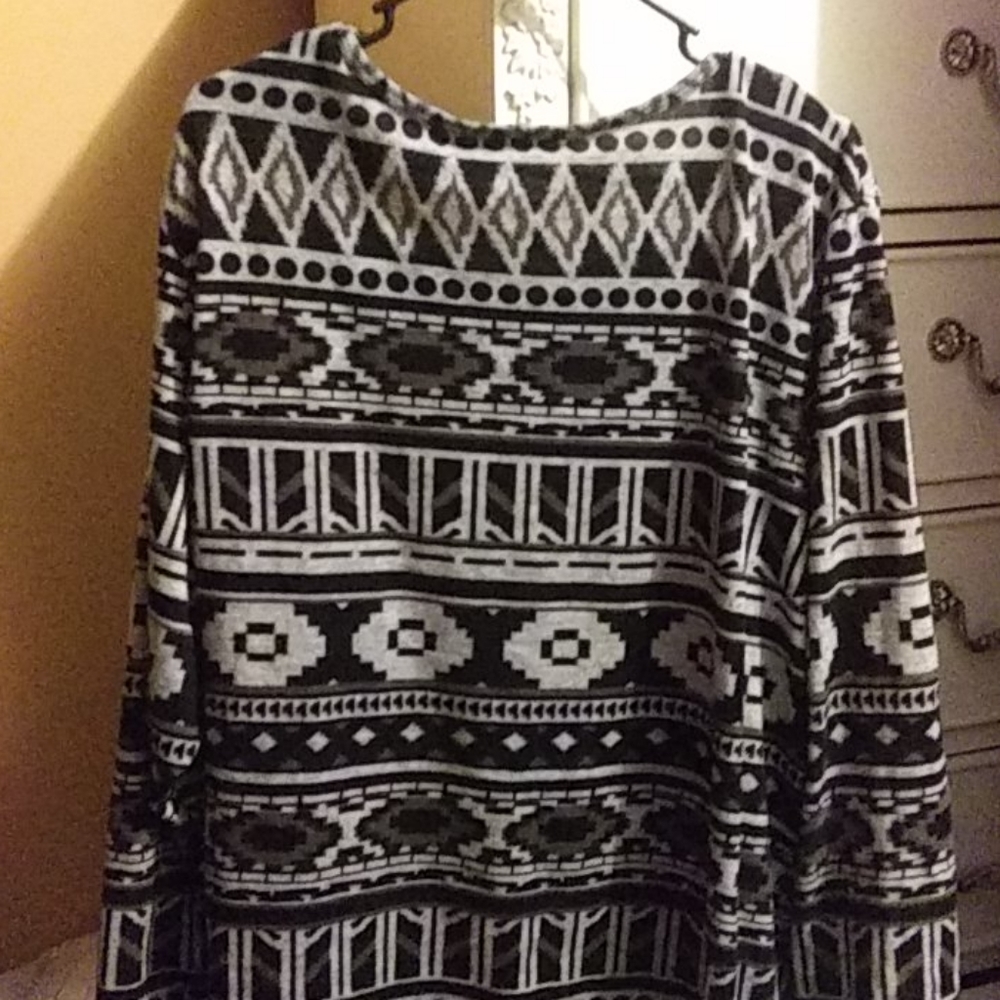 Shirt - Picture 2 of 3